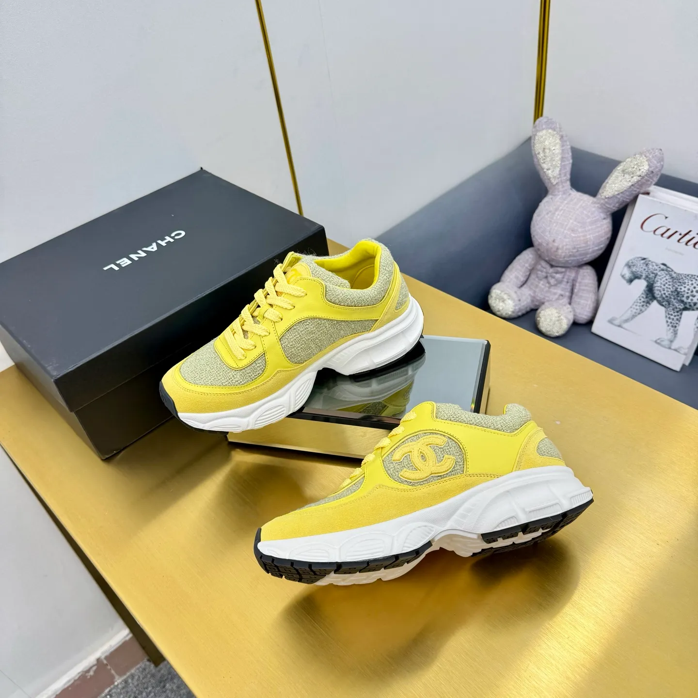 p700🐮🐮Upgraded version, upgraded version, upgraded version! No rebuttal accepted! ! ! ! Chanel Chanel dad shoes, couples' model for men and women - 2025 top casual sneakers in the counter. This classic design; the upper is electro-embroidered with various techniques; ❷The inner lining is made of: original Yangli + net ❸The outsole is based on: the original TPU combination outsole. The full set of boutique packaging for women 35–41